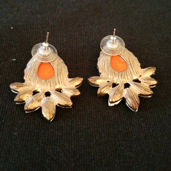 Earrings - Picture 3 of 8